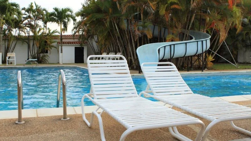 Tổng hợp các mẫu ghế nằm hồ bơi thư giãn, giá rẻ 14 Ghế nằm hồ bơi trang trí cho hồ bơi tăng vẻ đẹp hấp dẫn