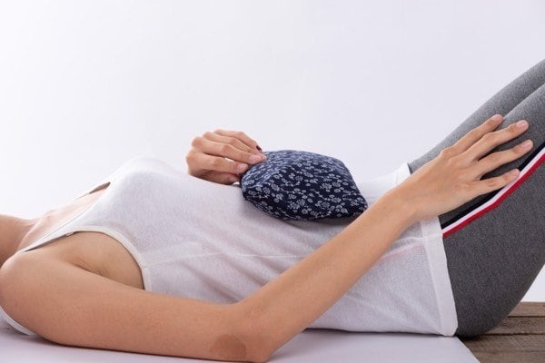 cách massage giảm đau bụng