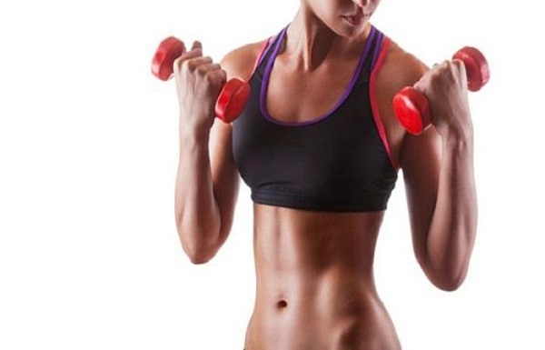 Giảm mỡ vùng bắp tay hiệu quả với tạ