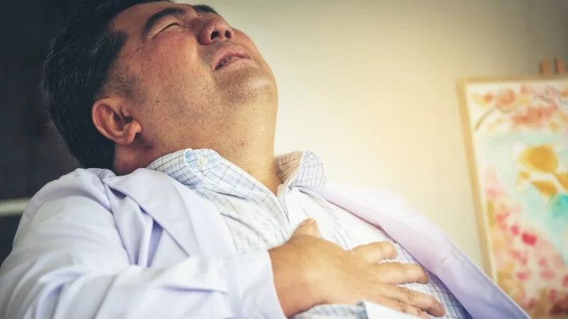 Ăn nhiều dầu ăn có tốt không? Có gây hại gì không? 19 Dầu ăn có thể làm tăng nguy cơ bệnh tim, đột quỵ, huyết áp