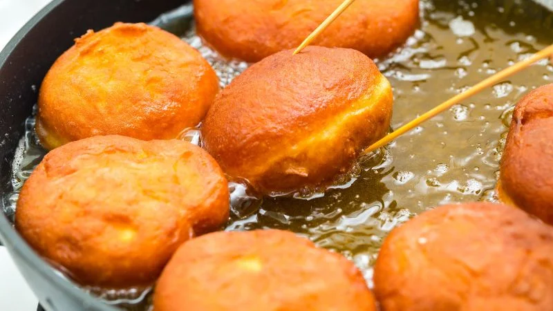 Dầu mè có chiên xào được không? Cách dùng như nào? 7 Dùng dầu mè chiên xào giúp món ăn ngon miệng và bổ dưỡng hơn