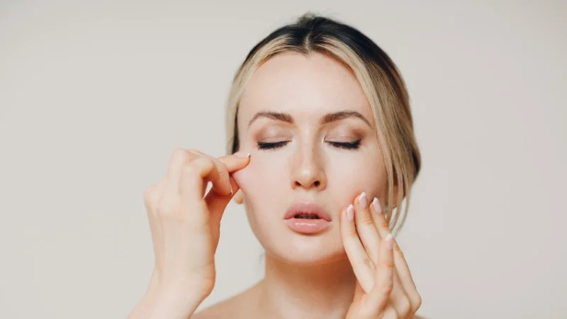 Bôi dầu oliu lên mặt qua đêm có tốt không? 20 Tăng cường độ đàn hồi cho da