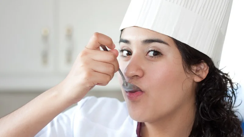 Dầu oliu có chiên xào được không? Tốt hay xấu 10 Dâu oliu làm cho món ăn thêm ngon miệng