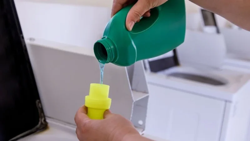 16 cách đuổi gián ra khỏi nhà vĩnh viễn, an toàn, hiệu quả 39 Bột giặt, nước xả vải