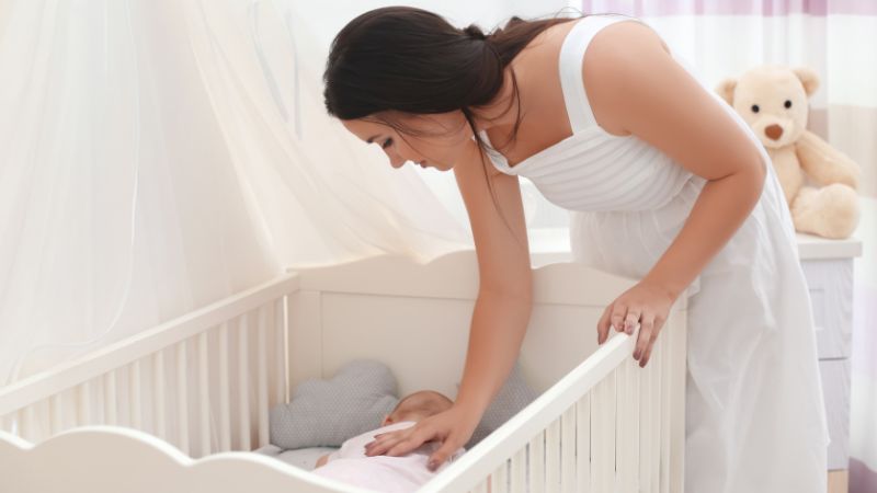 Ba mẹ cần bỏ túi cách đặt vị trí giường cũi cho bé 9 Giữ cân bằng nguồn ánh sáng trong phòng trẻ