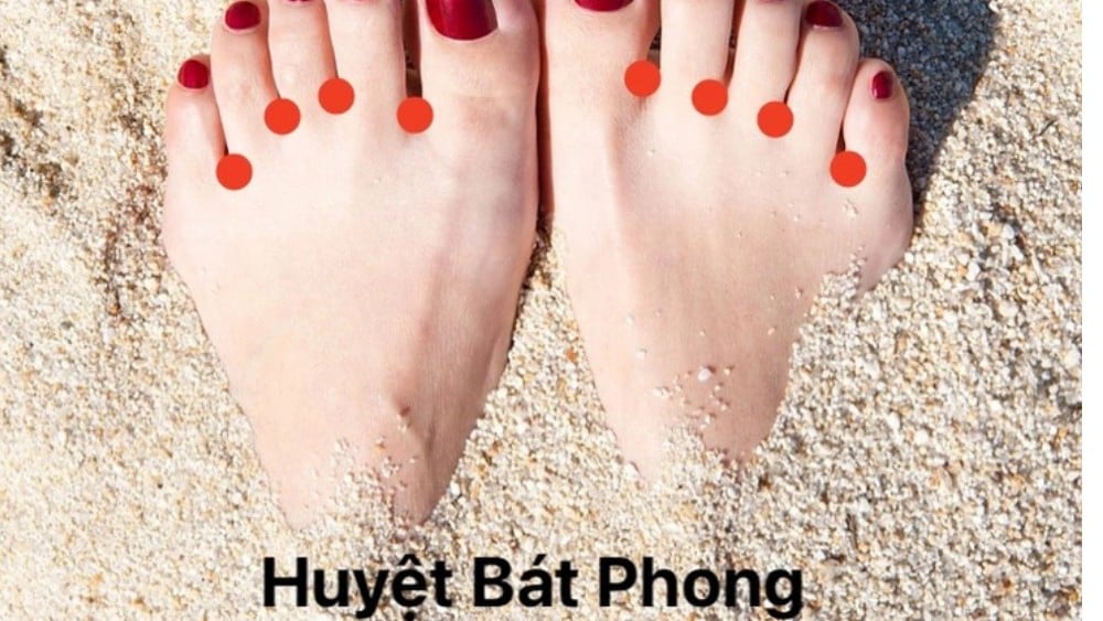 Huyệt lòng bàn chân và bí quyết massage bấm huyệt 25 Huyệt bạt phong