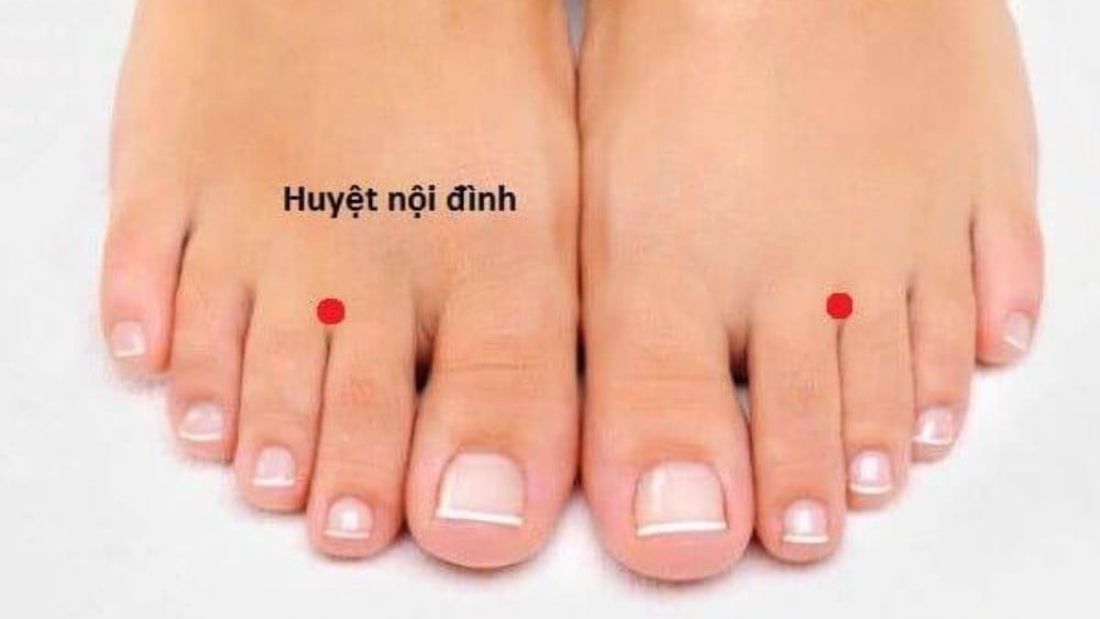 Huyệt lòng bàn chân và bí quyết massage bấm huyệt 26 Huyệt nội đình