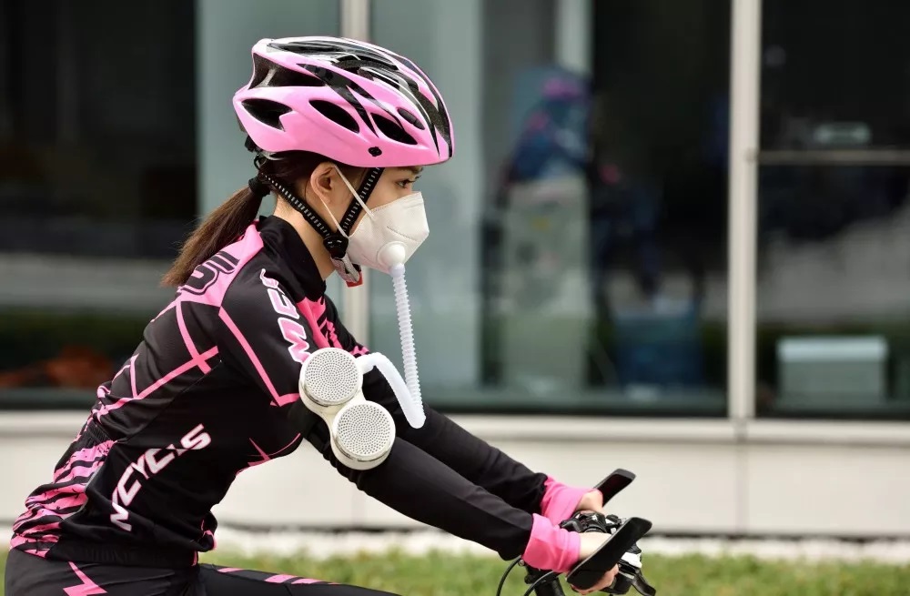Máy lọc không khí mini AIRDOG FITAIR 13 Thiết kế mới giúp khẩu trang luôn ôm khít khuôn mặt của bạn.