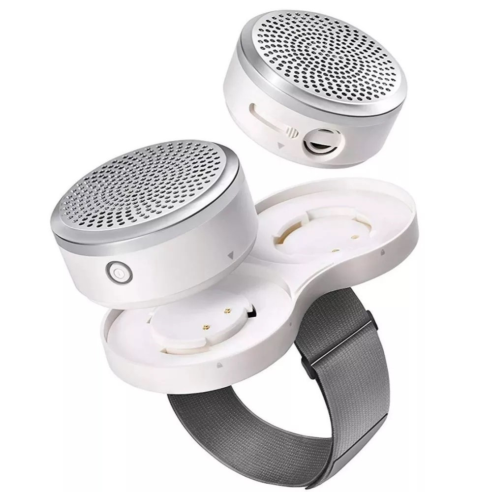 Máy lọc không khí mini AIRDOG FITAIR 14 FitAir thoáng khí hơn nhiều vì nó đưa không khí trong lành vào phía trong khẩu trang của bạn. Bạn sẽ dễ dàng hít thở không khí trong lành hơn so với các loại khẩu trang khác.