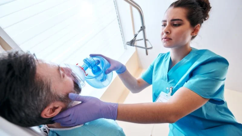 Hen phế quản mạn tính có nên sử dụng máy trợ thở oxy không? 7 Những người bị hen nặng việc sử dụng máy trợ thở là điều cần thiết