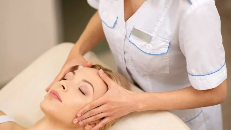 Massage mặt nhiều có bị chảy xệ không? Có gây nhăn không? 15 Không nên massage thường xuyên vì có thể làm da mặt chảy xệ
