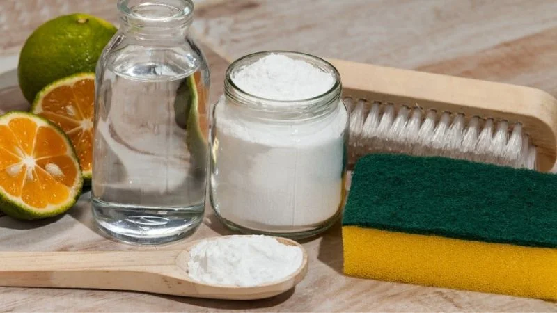 Nhôm có bị gỉ không? Cách tẩy nhôm bị oxi hóa hiệu quả 23 Sử dụng nước cốt chanh làm sạch nhôm bị ôxy hoá