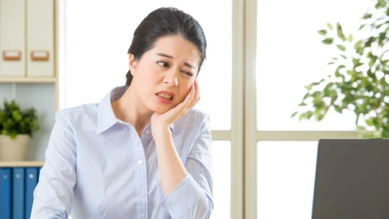 Massage mặt nhiều có bị chảy xệ không? Có gây nhăn không? 9 Massage mặt quá mạnh gây chảy xệ da mặt
