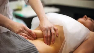 Massage giảm mở bụng