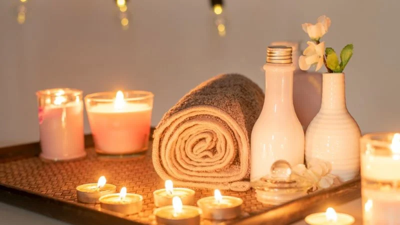 Mách bạn 9 mẹo massage giảm mỡ bụng hiệu quả ngay tại nhà 18 Massage bụng với nến hút chân không giúp kích thích lưu thông máu và sự trao đổi chất trong cơ thể