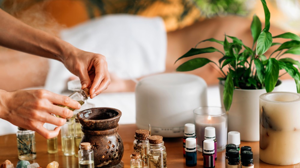 10 cách massage mặt cải thiện sắc đẹp và sức khỏe ngay tại nhà 22 Massage phục hồi là phương pháp lý tưởng để tái tạo làn da sau