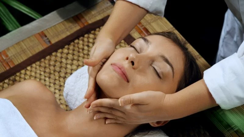 Massage mặt nhiều có bị chảy xệ không? Có gây nhăn không? 16 Massage đúng kỹ thuật giúp chắc cơ giảm nếp nhăn