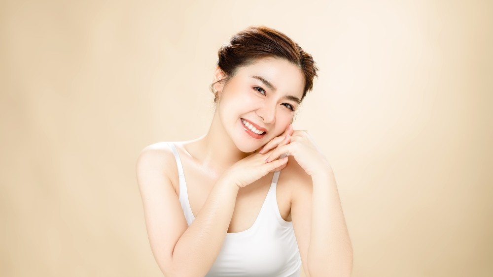 Massage mặt có tác dụng gì cho làn da và sức khỏe? 15 Massage mặt giúp cấp nước và làm mềm mịn da