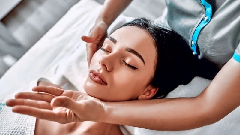 Massage mặt hàng ngày có tốt không? Có tác hại gì không? 8 Massage mặt hàng ngày là một bí quyết làm đẹp đơn giản mà hiệu quả