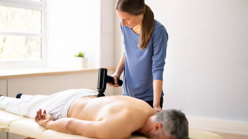 Top 4 máy massage lưng cho người già tăng cường sức khoẻ 19 Nên mua máy masssage cho người có thể điều chỉnh được cượng độ