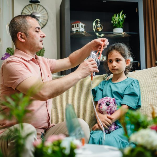 Mua máy xông khí dung kèm tạo oxy có tốt không? 4 Máy xông khí dung kết hợp tạo oxy hỗ trợ chăm sóc bệnh nhân khó thở