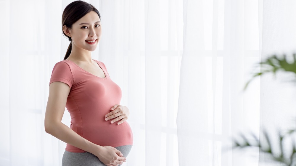 Cải thiện tư thế là một trong những cách đơn giản nhưng hiệu quả giúp giảm đau lưng cho bà bầu