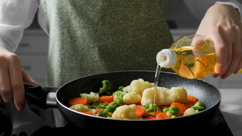 Dầu hạt điều: Lợi ích, tác hại và cách sử dụng 18 Có thể dùng để nấu ăn, chăm sóc sức khoẻ và sắc đẹp