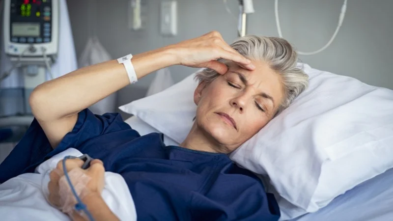 Dầu óc chó là gì? Có tác dụng tuyệt vời như nào? 16 Dầu óc chó bổ sung dưỡng chất cho người bệnh