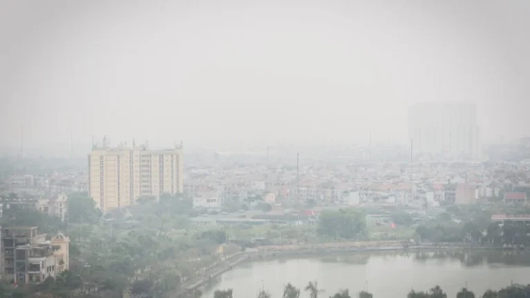 Ô nhiễm không khí Hà Nội đáng báo động, gây ảnh hưởng sức khỏe