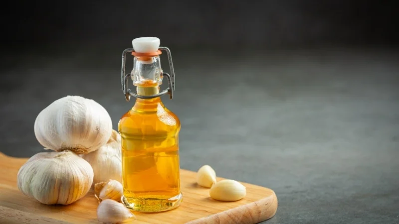 5 cách đuổi chuột bằng tỏi hiệu quả, dễ thực hiện tại nhà 15 Sử dụng tinh dầu tỏi đuổi chuột