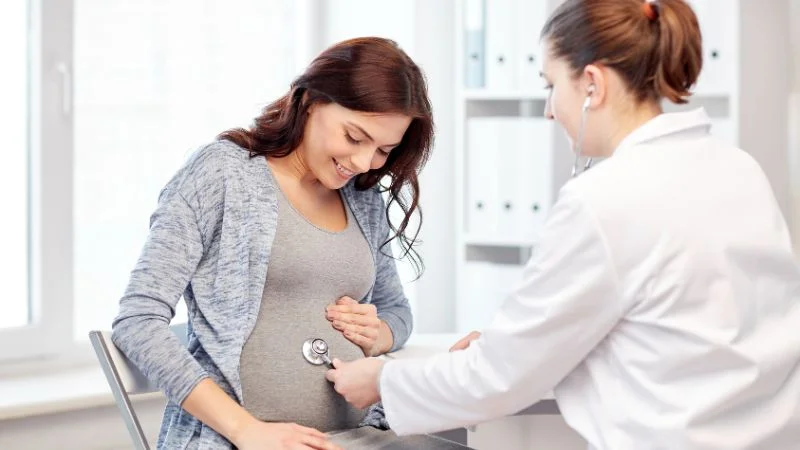 Bầu 3 tháng đầu nằm võng được không? Lợi ích và rủi ro 9 Nên kiểm tra sức khoẻ trước khi nằm võng