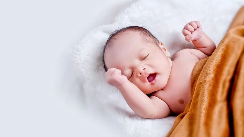 3 mẹo cho trẻ sơ sinh nằm võng đúng cách không cong lưng 13 Nằm võng giúp trẻ thư giãn