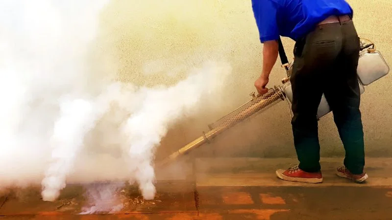 5 cách diệt muỗi ở chuồng heo, chuồng gà một cách triệt để 12 Phun thuốc diệt muỗi
