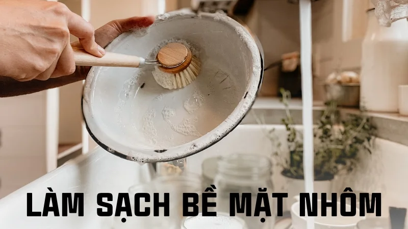 Xem ngay 7 cách đánh bóng nhôm tại nhà cực kỳ hiệu quả 21 Làm sạch bề mặt