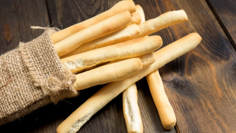 8 cách làm bánh mì bằng nồi chiên không dầu thơm ngon giòn rụm 19 Nướng bánh mì que bằng nồi chiên không dầu