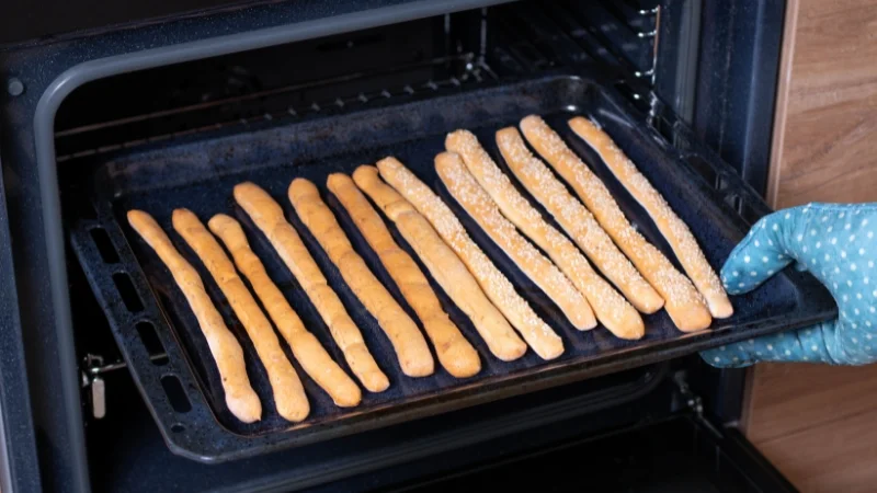 Cách nướng bánh mì que bằng nồi chiên không dầu tại nhà 16 Nướng bánh mì que