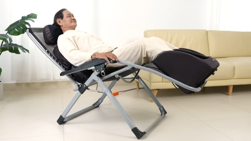 Massage cổ vai gáy: Tác dụng, khuyến cáo và hướng dẫn massage 14 Sử dụng nệm massage cổ vai gáy