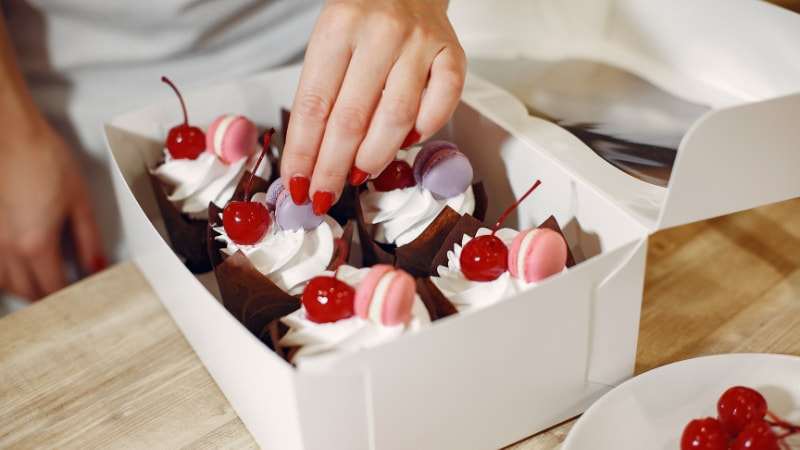 4 cách làm bánh cupcake bằng nồi chiên không dầu đơn giản, dễ làm nhất 32 Bảo quản bánh trong hộp kín để giữ độ tươi