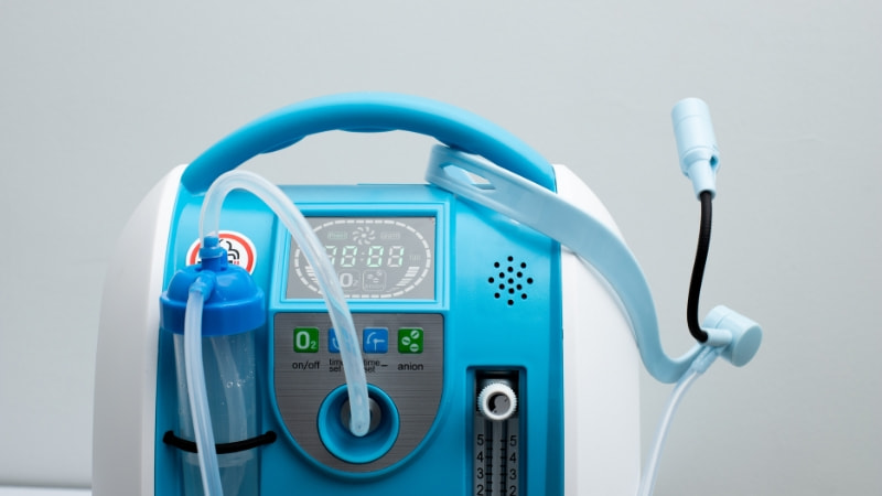 15 máy thở oxy cầm tay chất lượng, giá cả phải chăng 25 Bình thở oxy mini cầm tay Yuwell 8F-5AW
