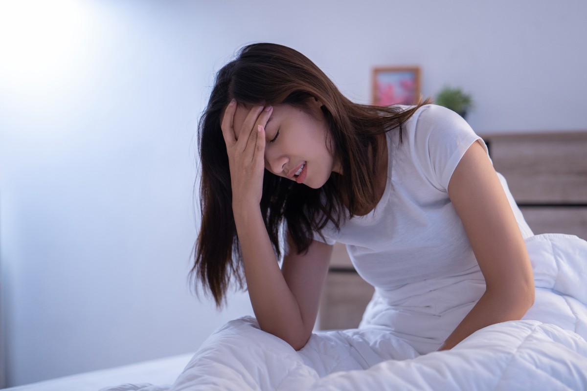 13+ nguyên nhân ngủ trưa dậy thấy tim đập nhanh 13 Ngủ sai tư thế hoặc nằm gối quá cao cũng khiến bạn nhức đầu sau khi ngủ dậy