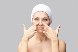 Hướng dẫn massage nâg cơ vùng mắt hiệu quả ngay tại nhà