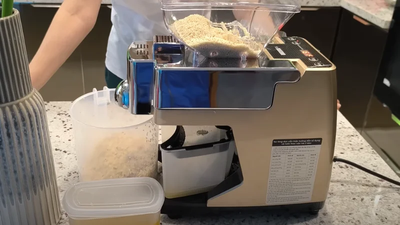 Cách làm dầu dừa nguyên chất tại nhà và mẹo bảo quản lâu dài 26 Có nên đầu tư máy ép dầu không?